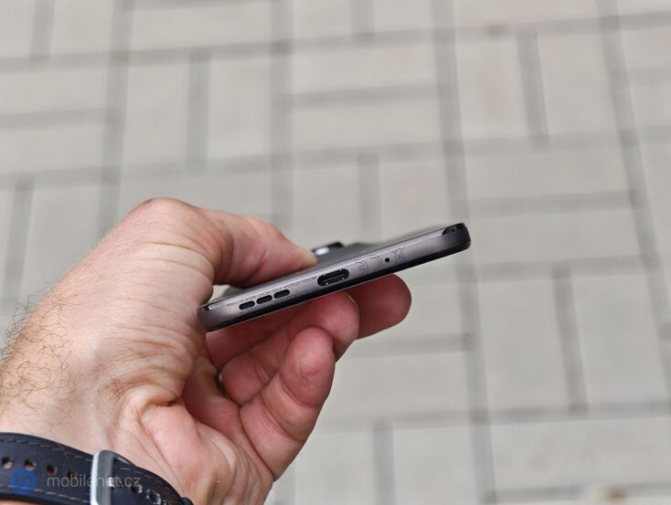 Motorola Moto G77