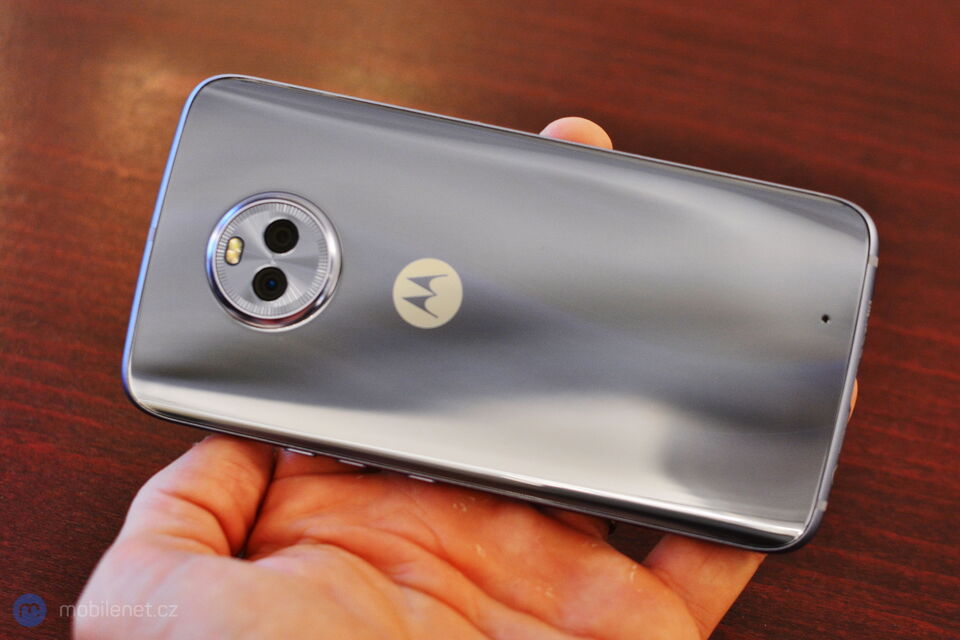 Motorola Moto X4