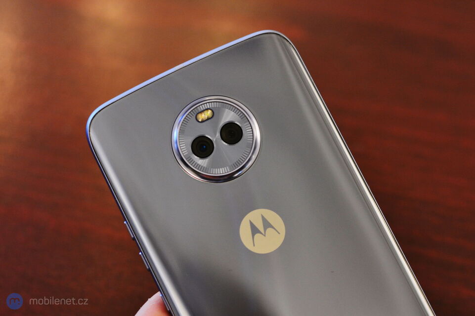 Motorola Moto X4
