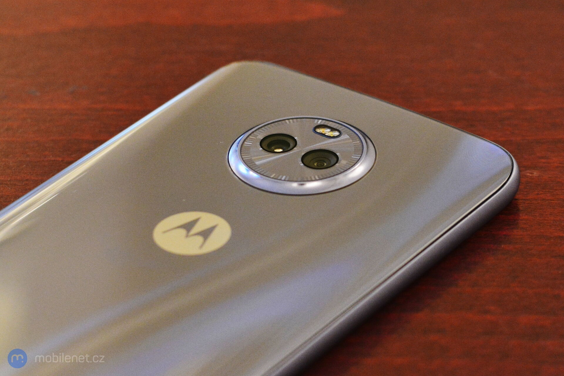 Motorola Moto X4