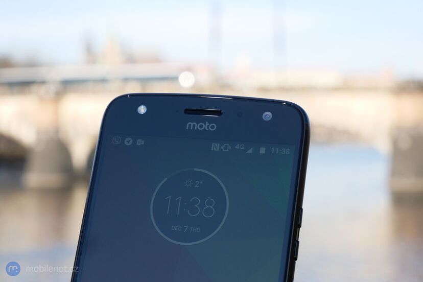 Motorola Moto X4