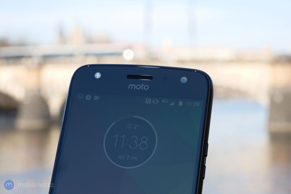 Motorola Moto X4