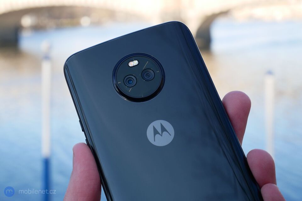 Motorola Moto X4