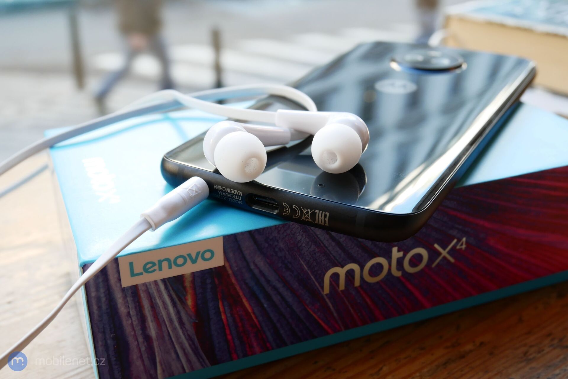 Motorola Moto X4