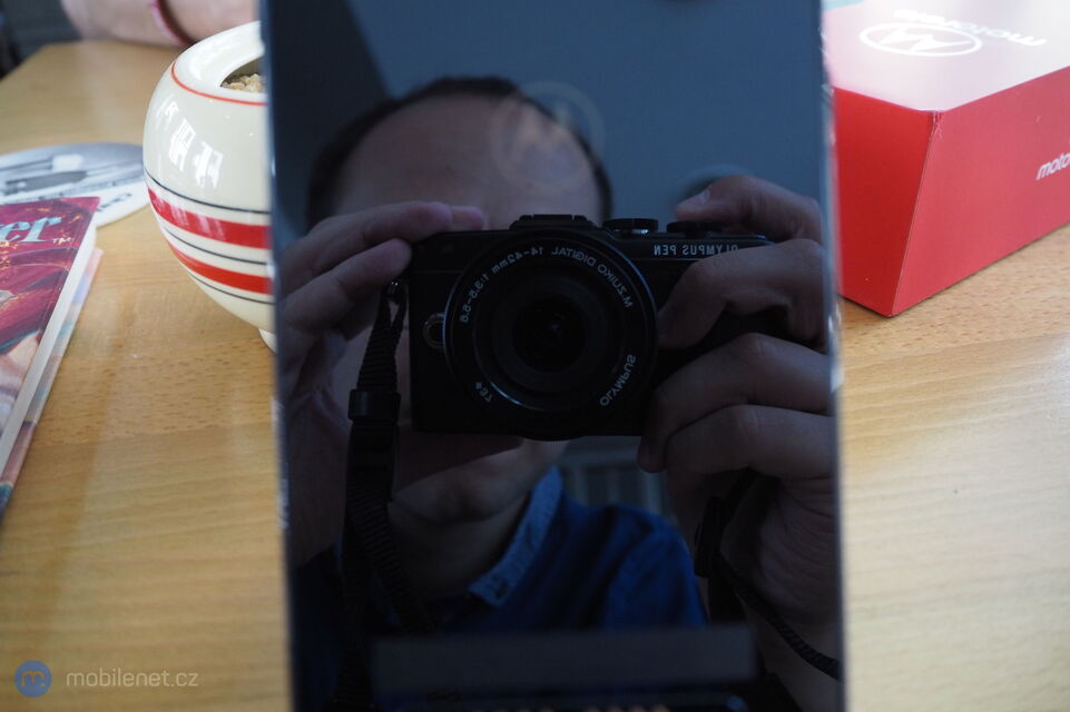 Motorola Moto Z3 Play