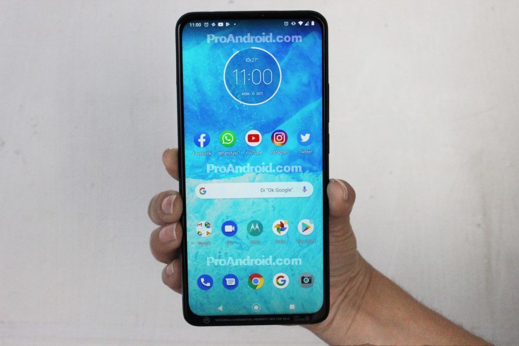 Motorola One s vyjížděcí kamerkou