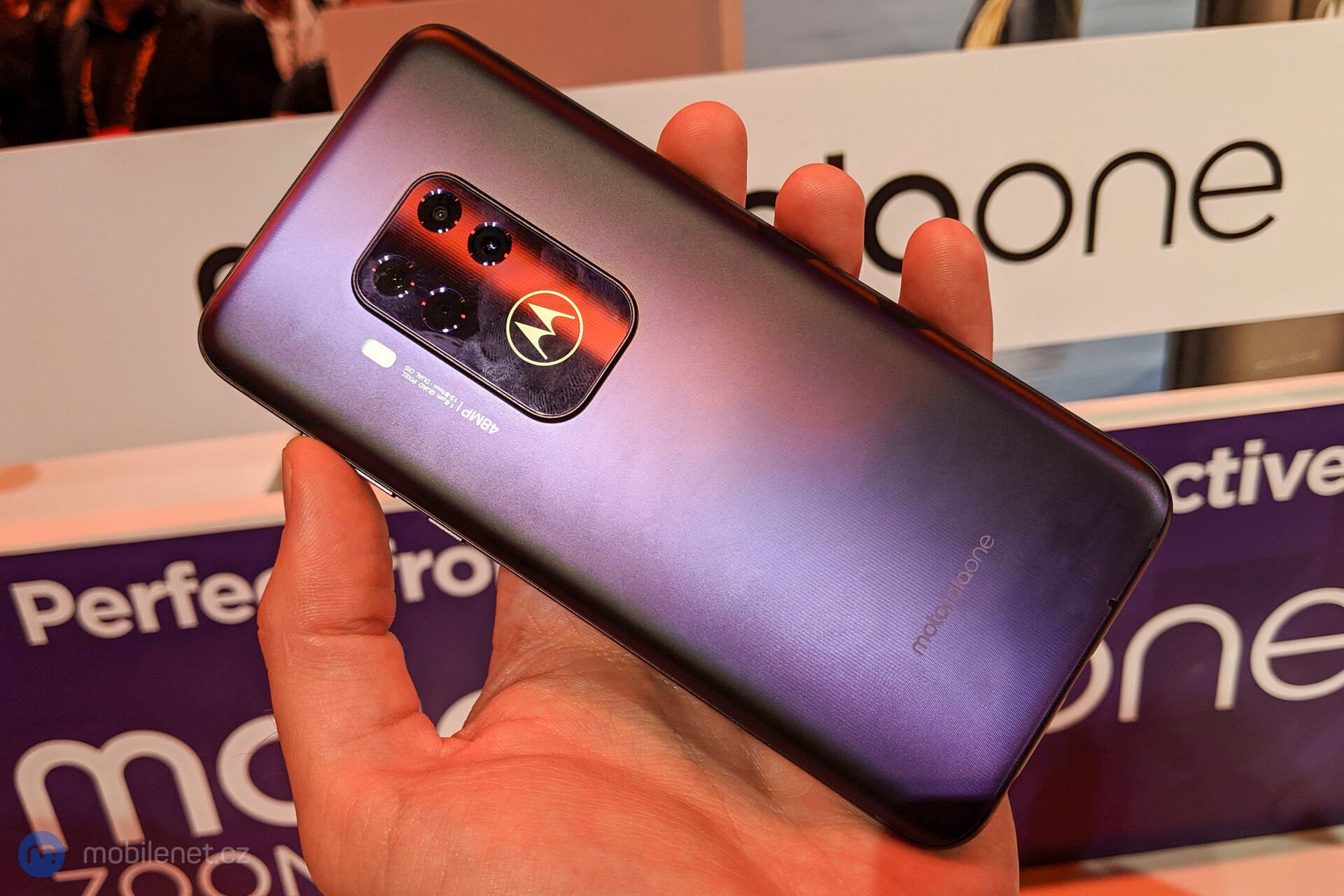 Motorola One Zoom