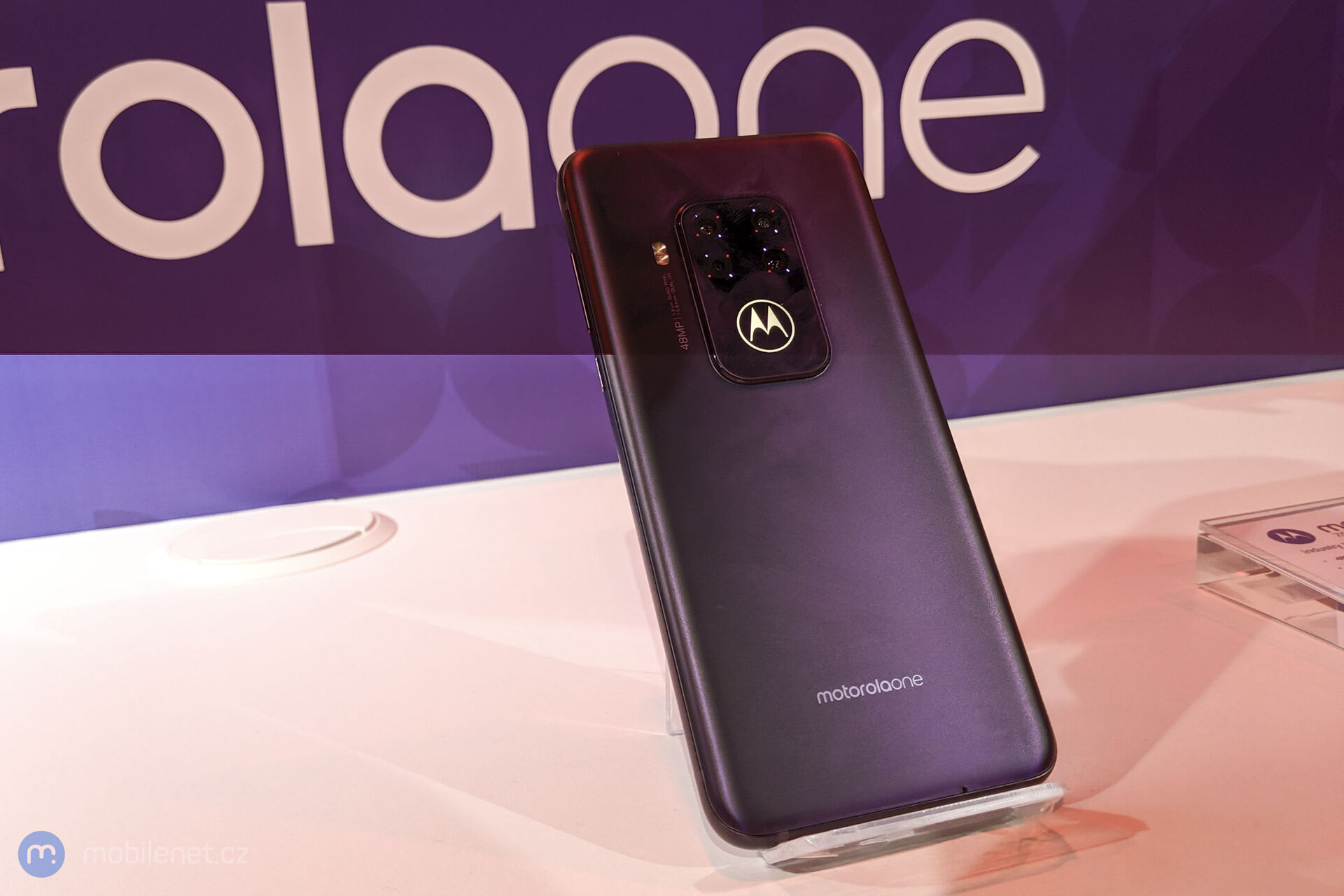 Motorola One Zoom