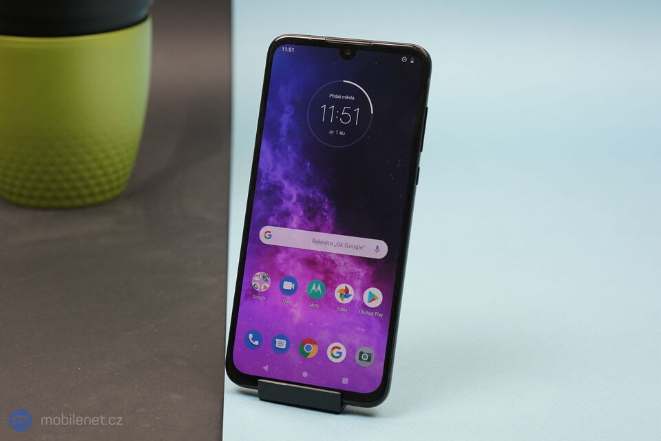 Motorola One Zoom