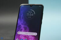 Motorola One Zoom