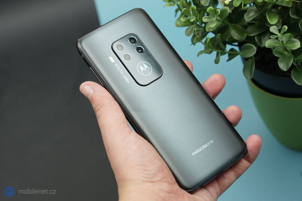 Motorola One Zoom