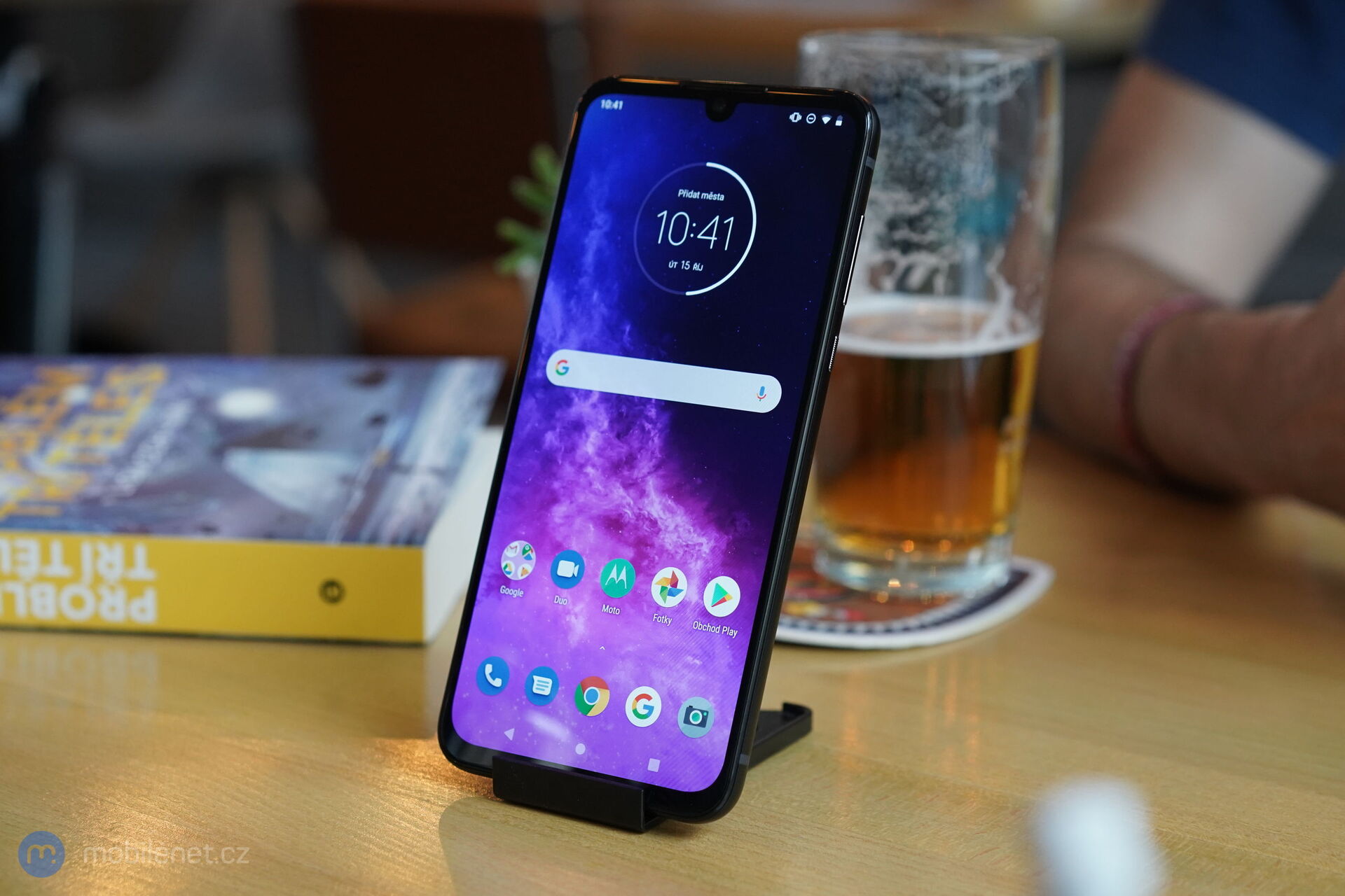 Motorola One Zoom