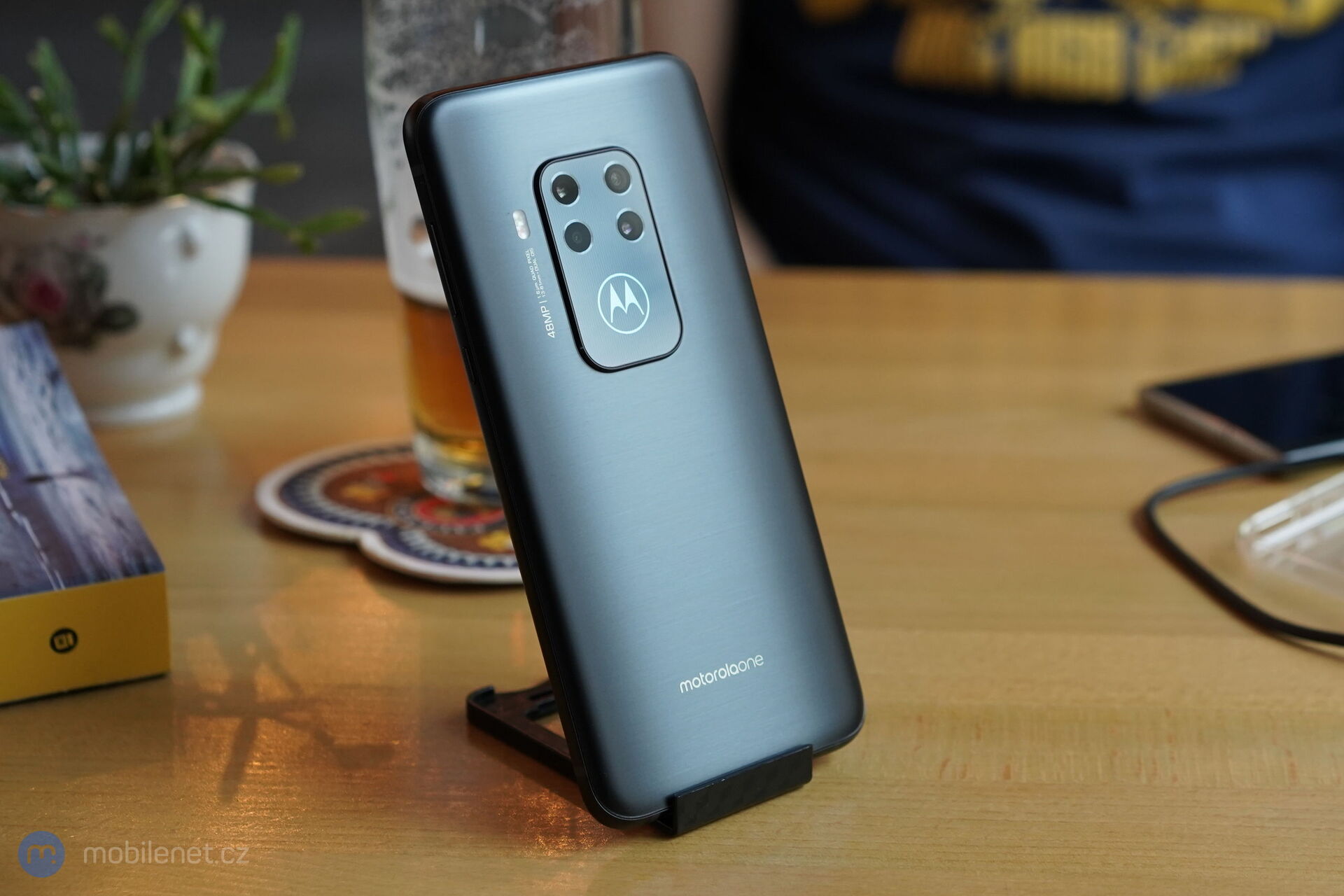 Motorola One Zoom