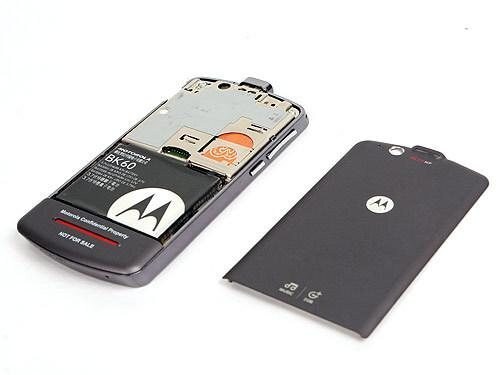 Motorola ROKR E8: hudební perla s novým ovládáním
