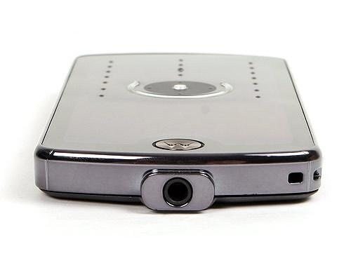 Motorola ROKR E8: hudební perla s novým ovládáním