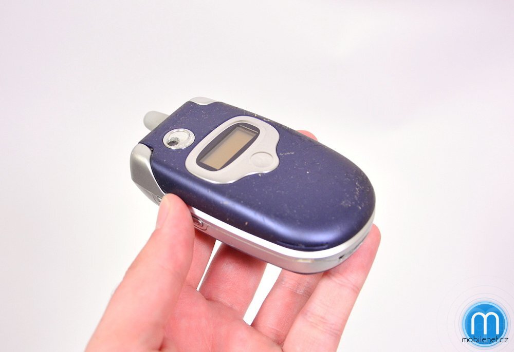 Motorola V300