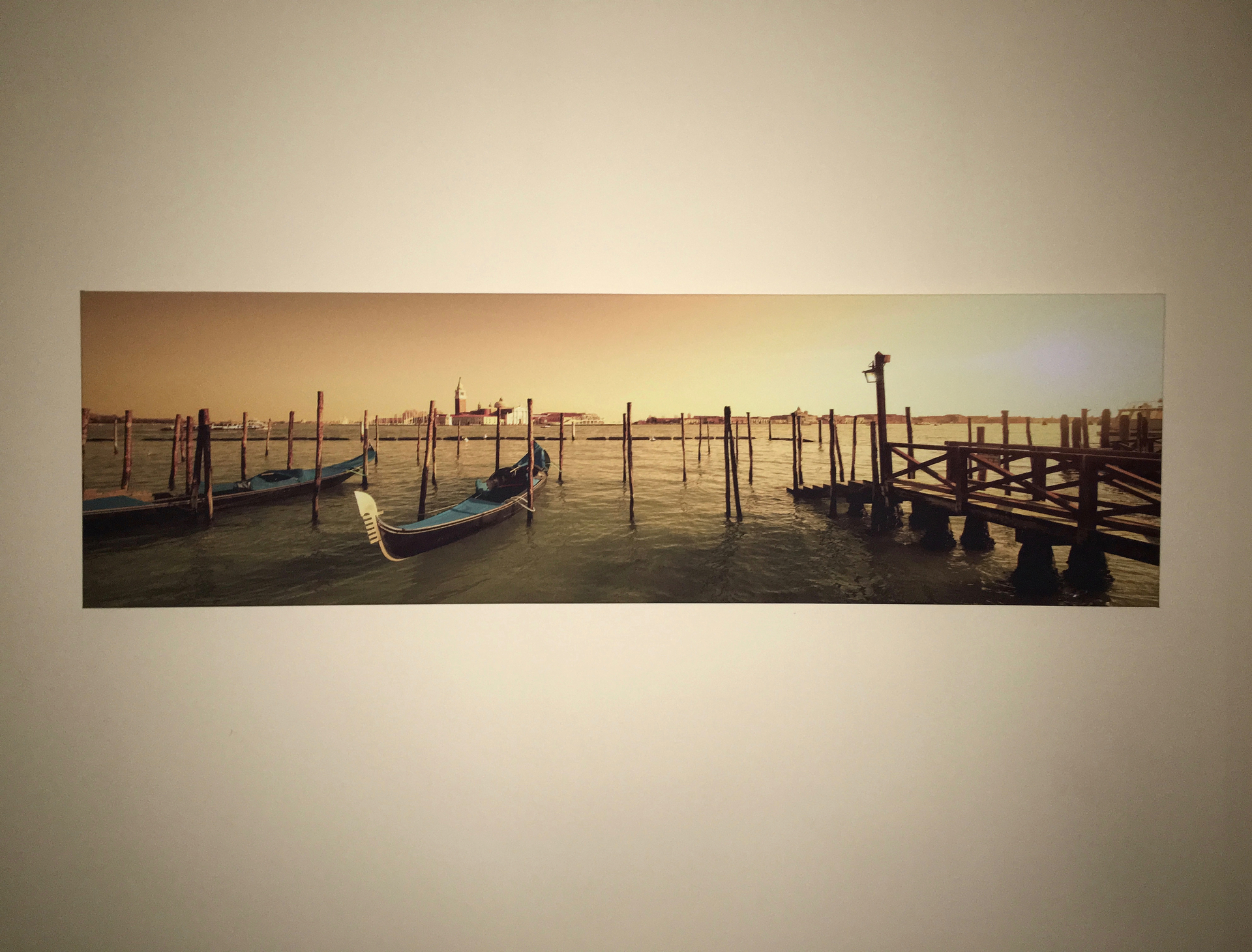 noční interiérová fotka iPhone 6s