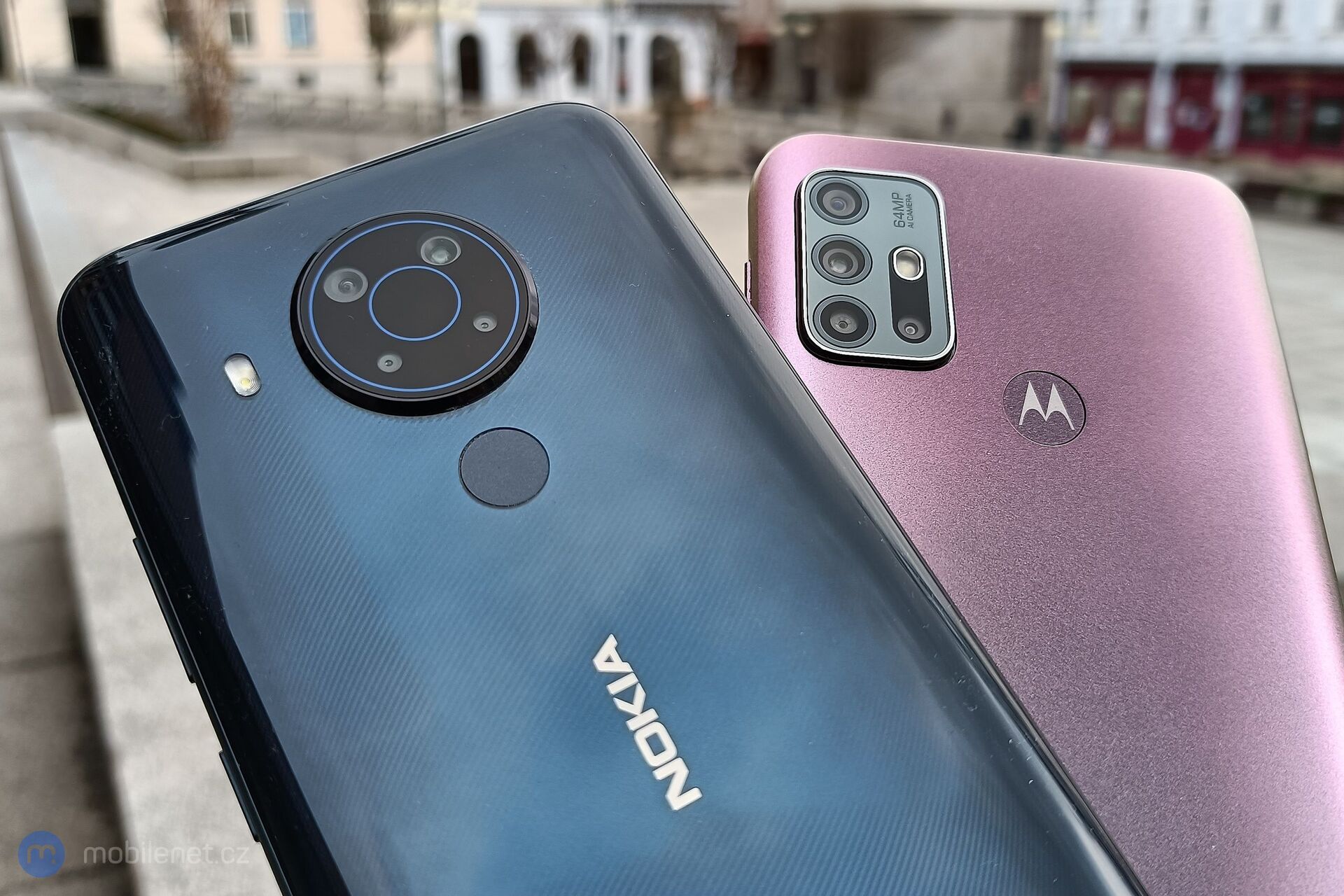 Nokia 5.4 a Motorola Moto G30
