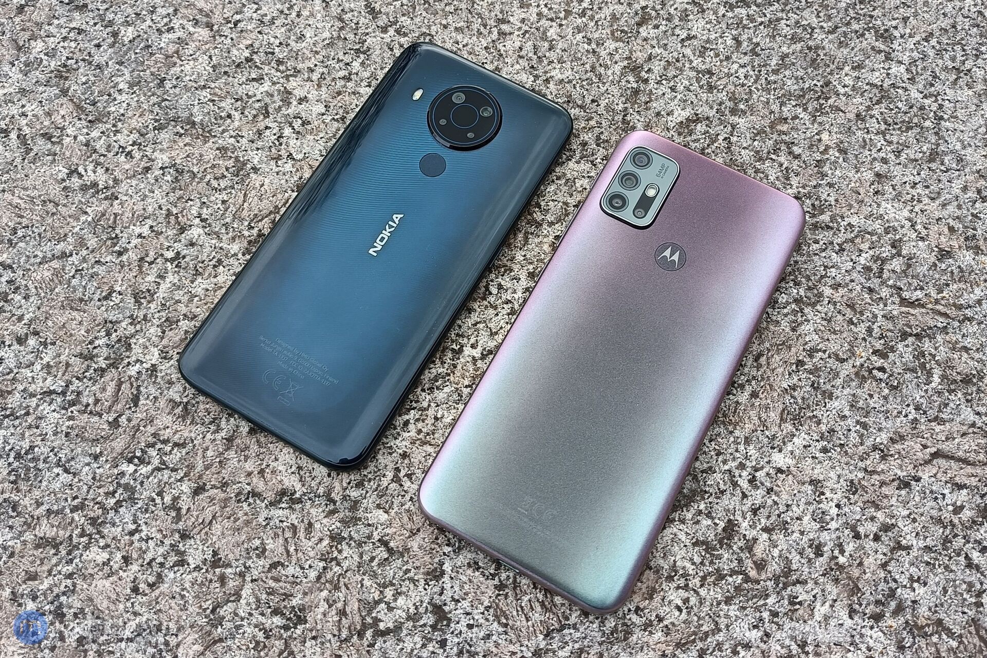 Nokia 5.4 a Motorola Moto G30