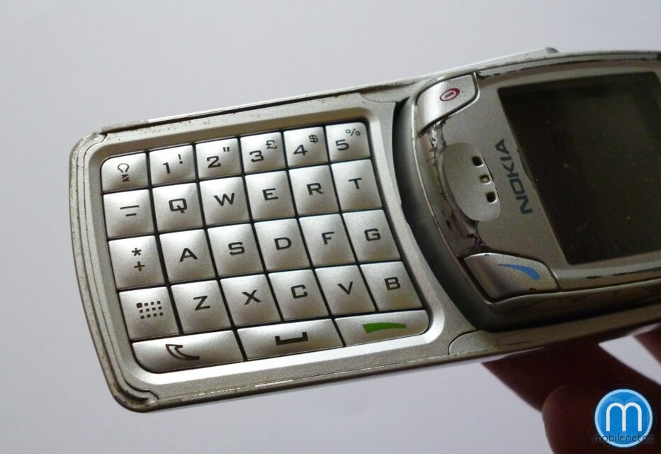 Nokia 6820