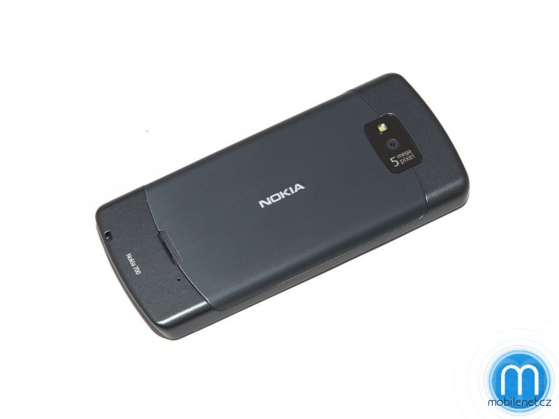 Nokia 700