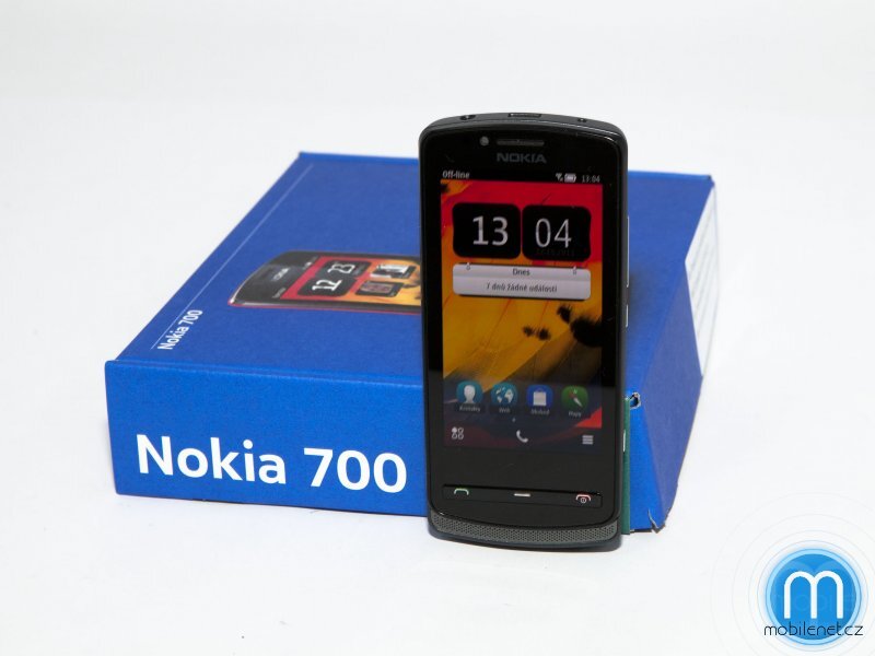 Nokia 700