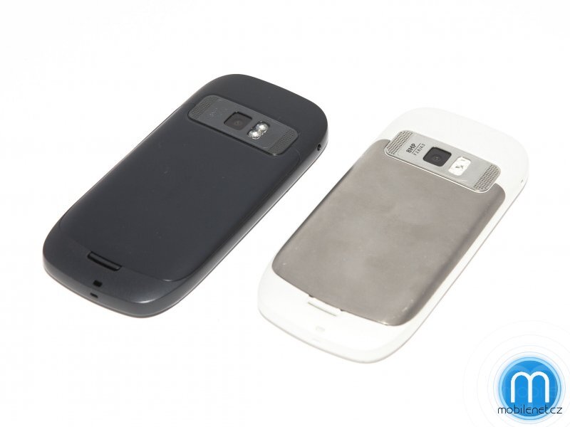 Nokia 701 a Nokia C7