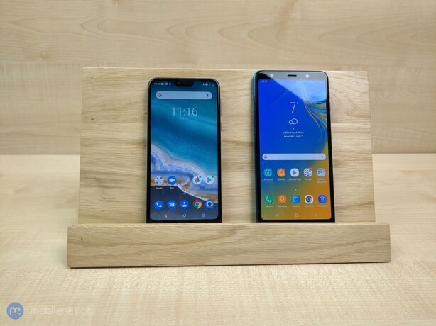 Nokia 7.1 a Samsung Galaxy A7 (2018)