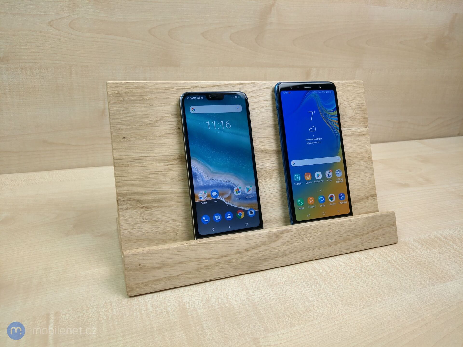 Nokia 7.1 a Samsung Galaxy A7 (2018)