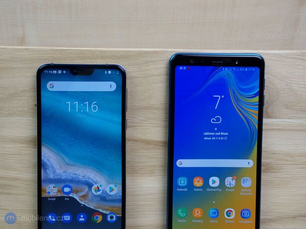Nokia 7.1 a Samsung Galaxy A7 (2018)