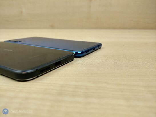 Nokia 7.1 a Samsung Galaxy A7 (2018)