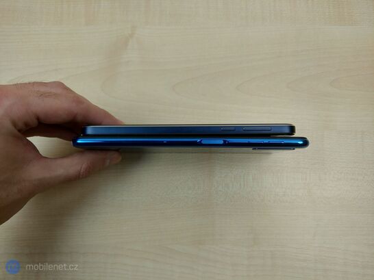 Nokia 7.1 a Samsung Galaxy A7 (2018)