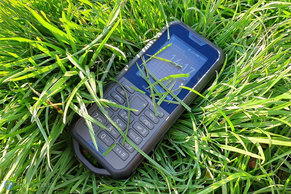 Nokia 800 Tough