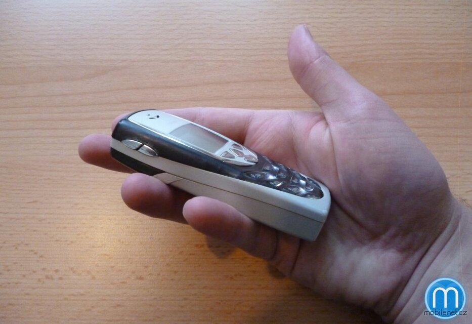 Nokia 8310
