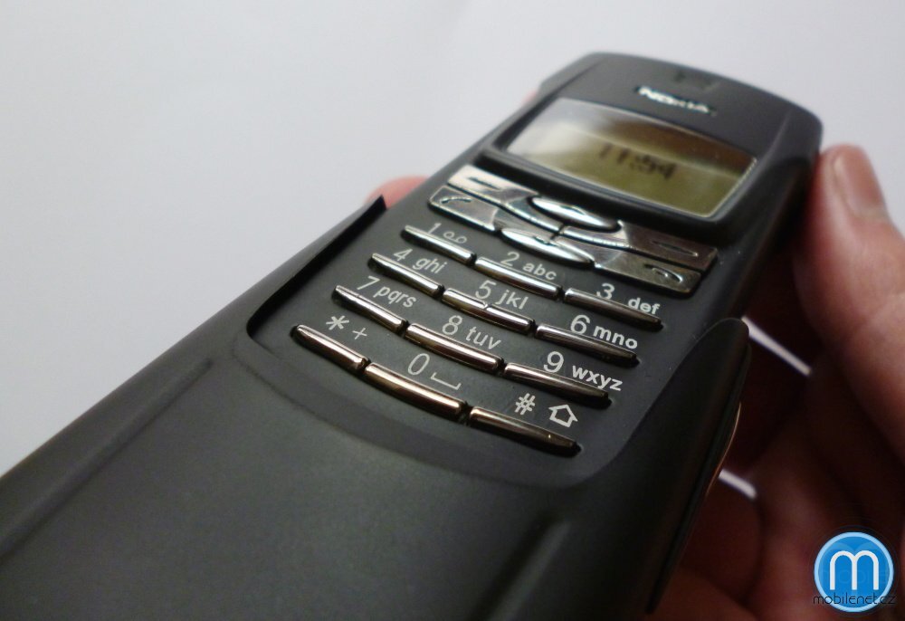 Nokia 8910