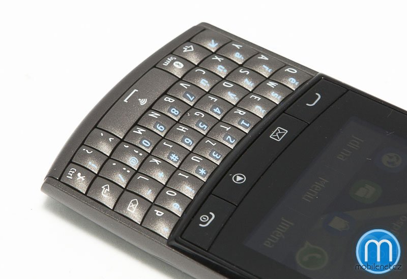 Nokia Asha 303