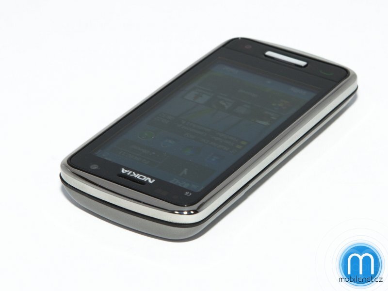 Nokia C6-01