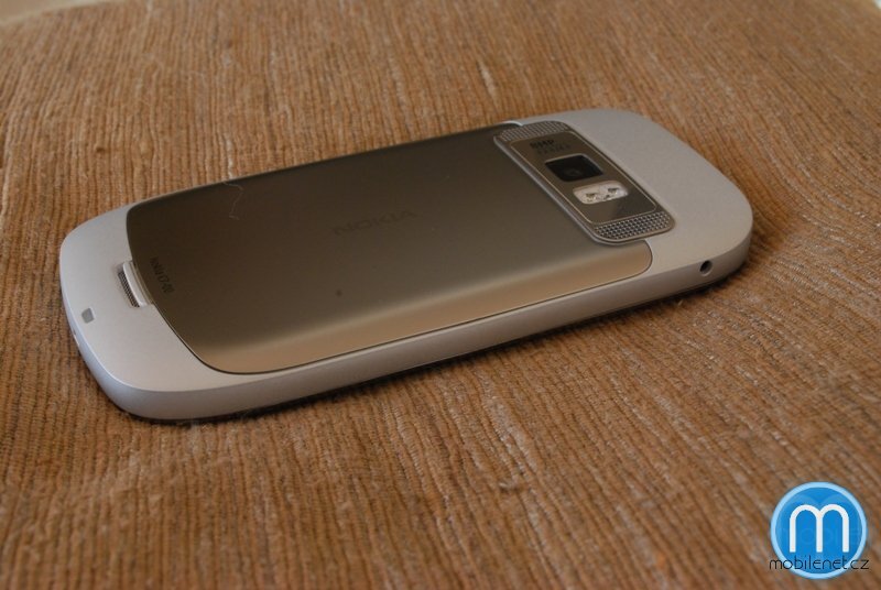 Nokia C7