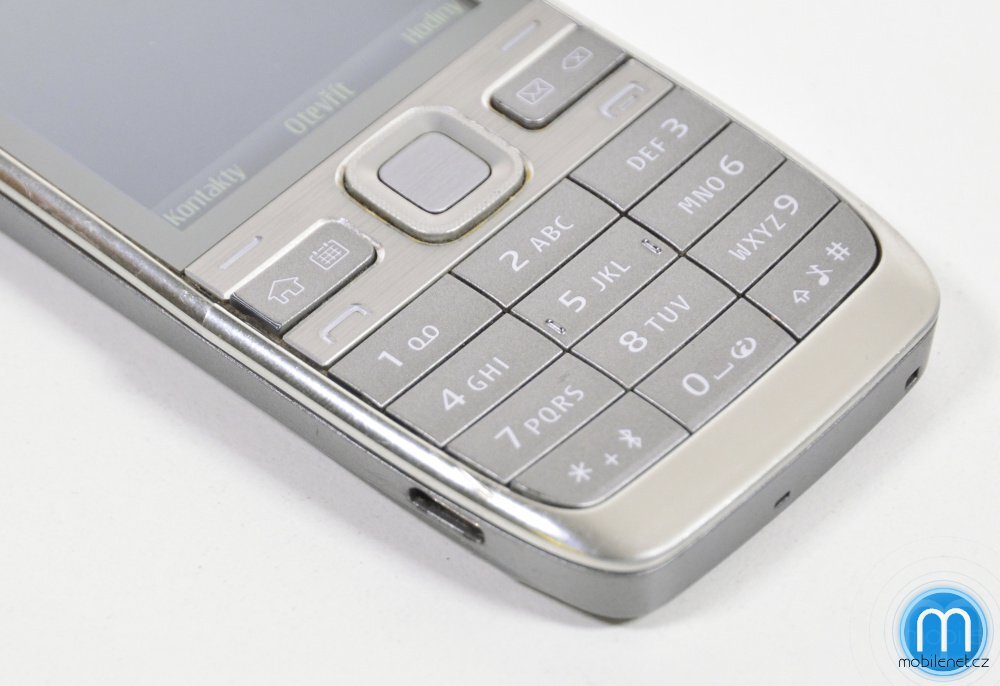Nokia E52