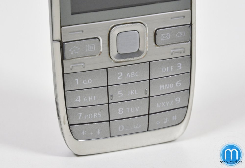Nokia E52