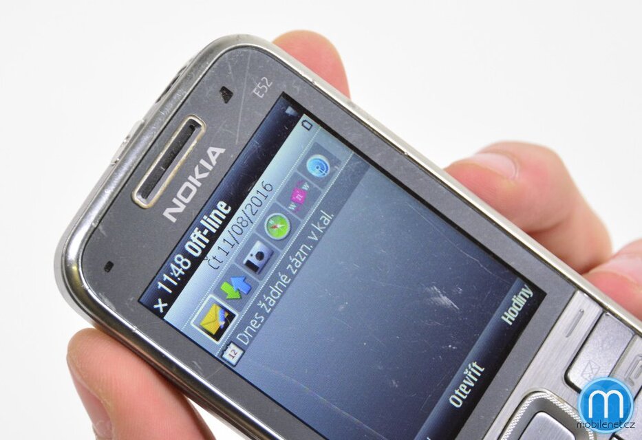 Nokia E52