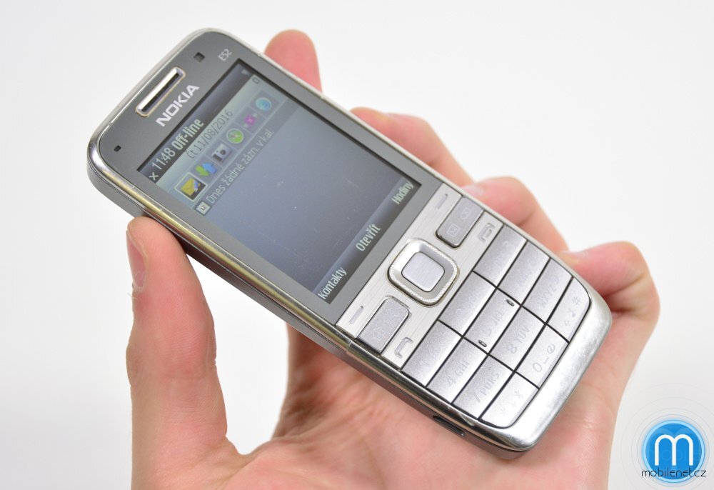Nokia E52