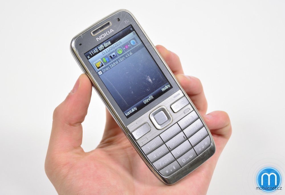 Nokia E52