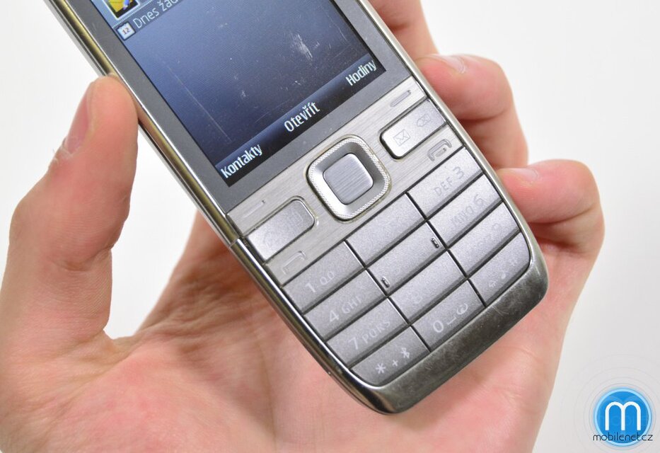 Nokia E52
