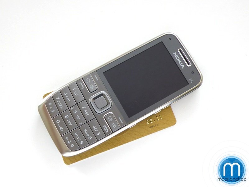 Nokia E52