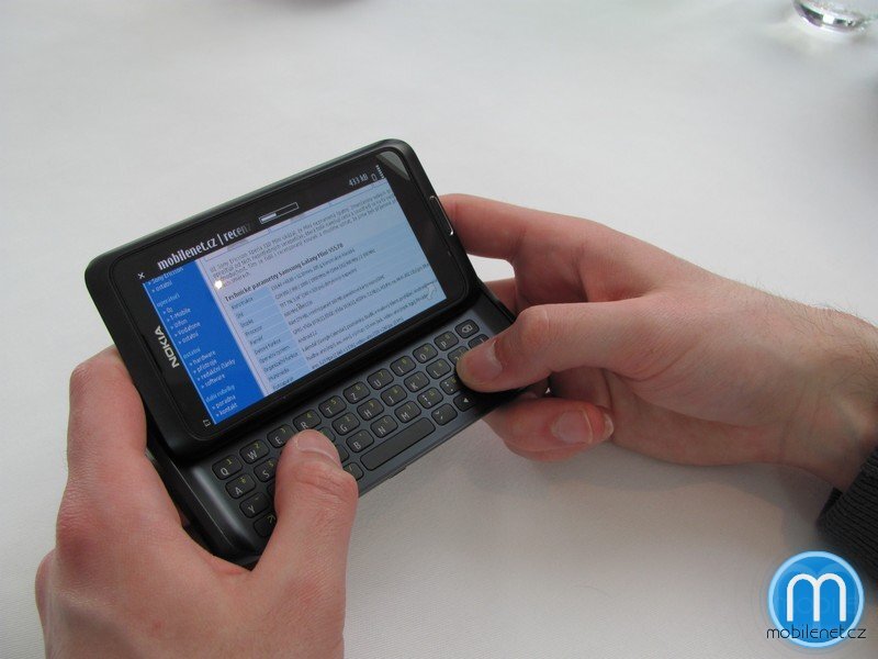 Nokia E7