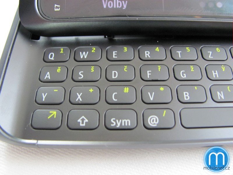 Nokia E7