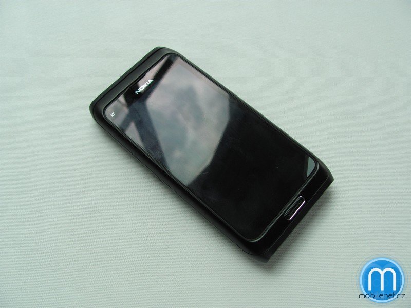 Nokia E7