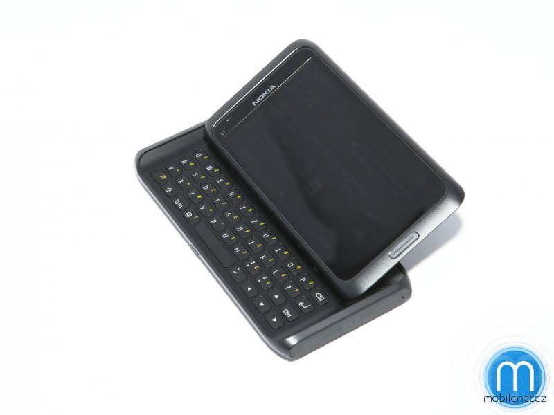 Nokia E7