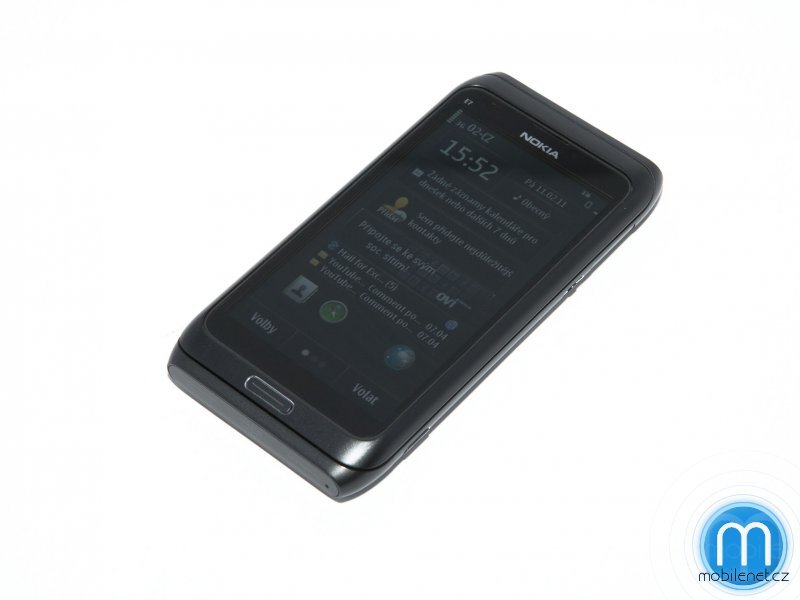 Nokia E7